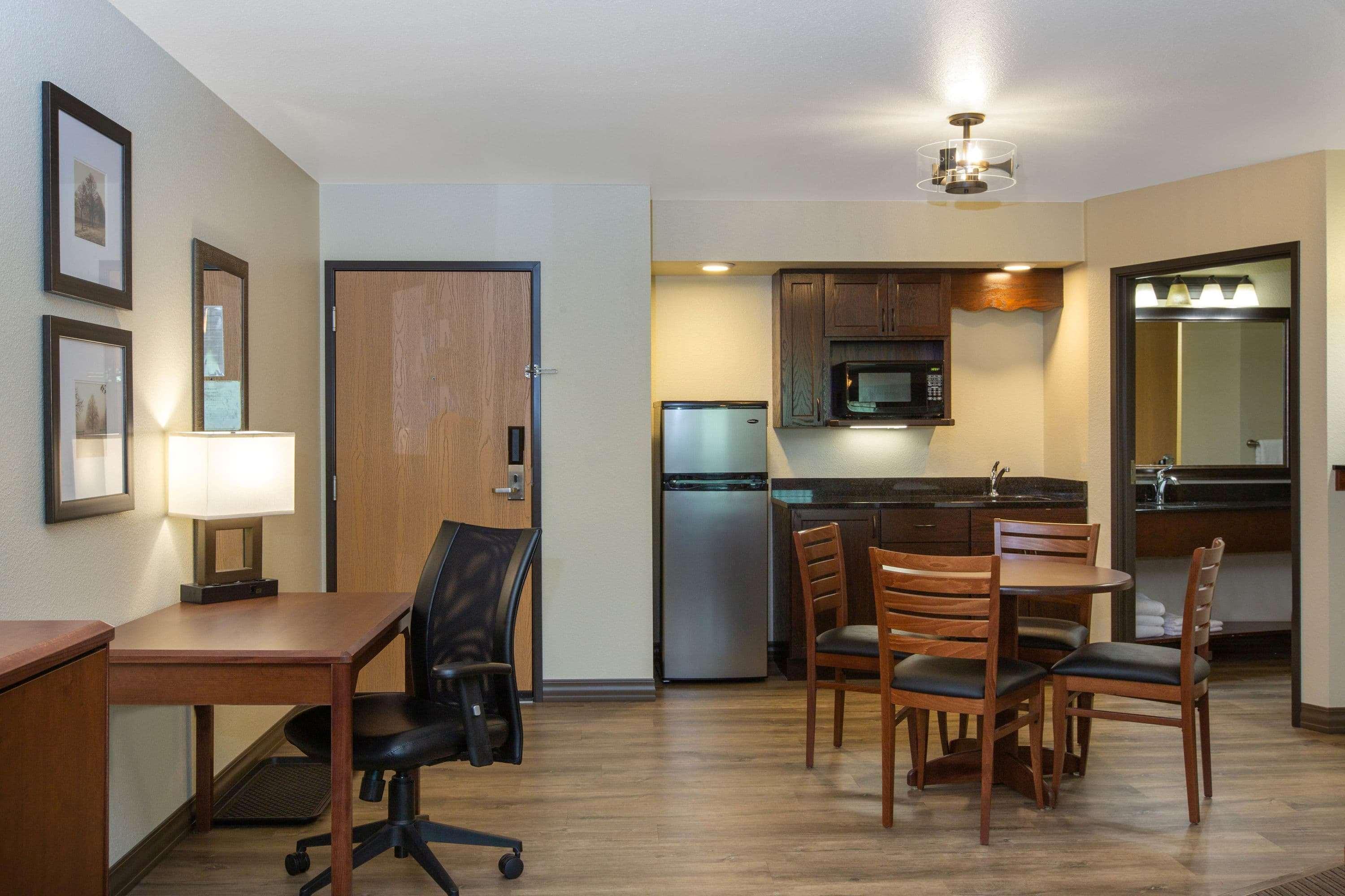 Americinn By Wyndham Merrill Экстерьер фото